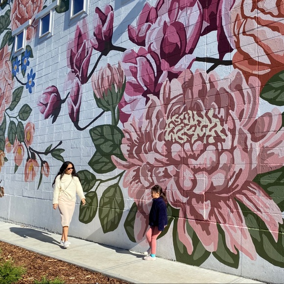 Meet your Posher, Krystel - Picture 1 of 1